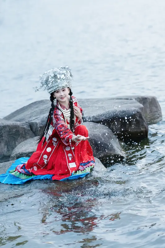 [YITUYU艺图语]2025.01.20 可爱的苗疆少女 湫一只岁岁 - 艺图语